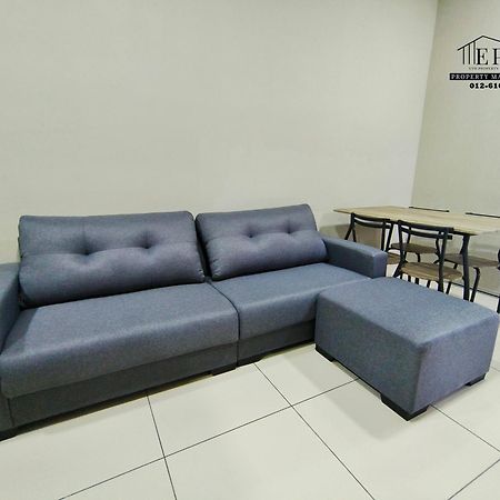 Damen Subang By Widebed Apartment Subang Jaya Exterior photo
